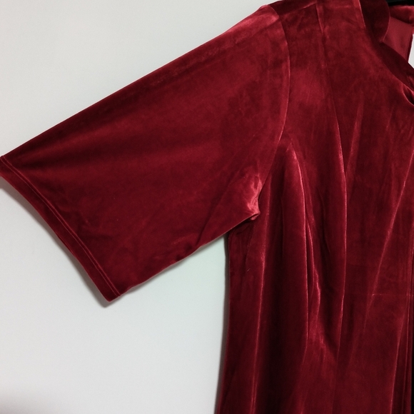 New Red Faux Velvet Dress / Size 1X - Picture 3 of 10